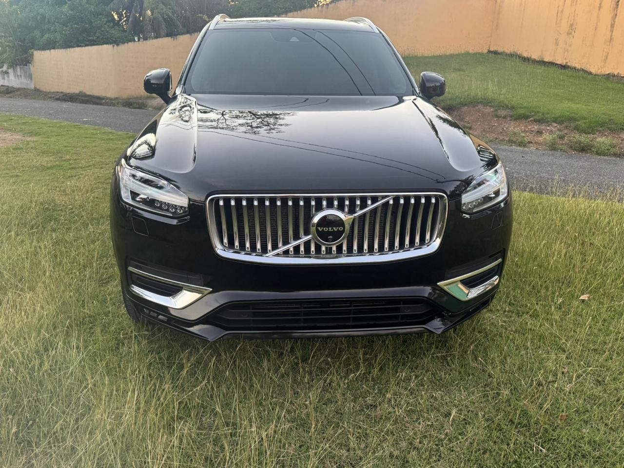 Autos - Volvo XC90 , T6 inscripción 77,135 milla