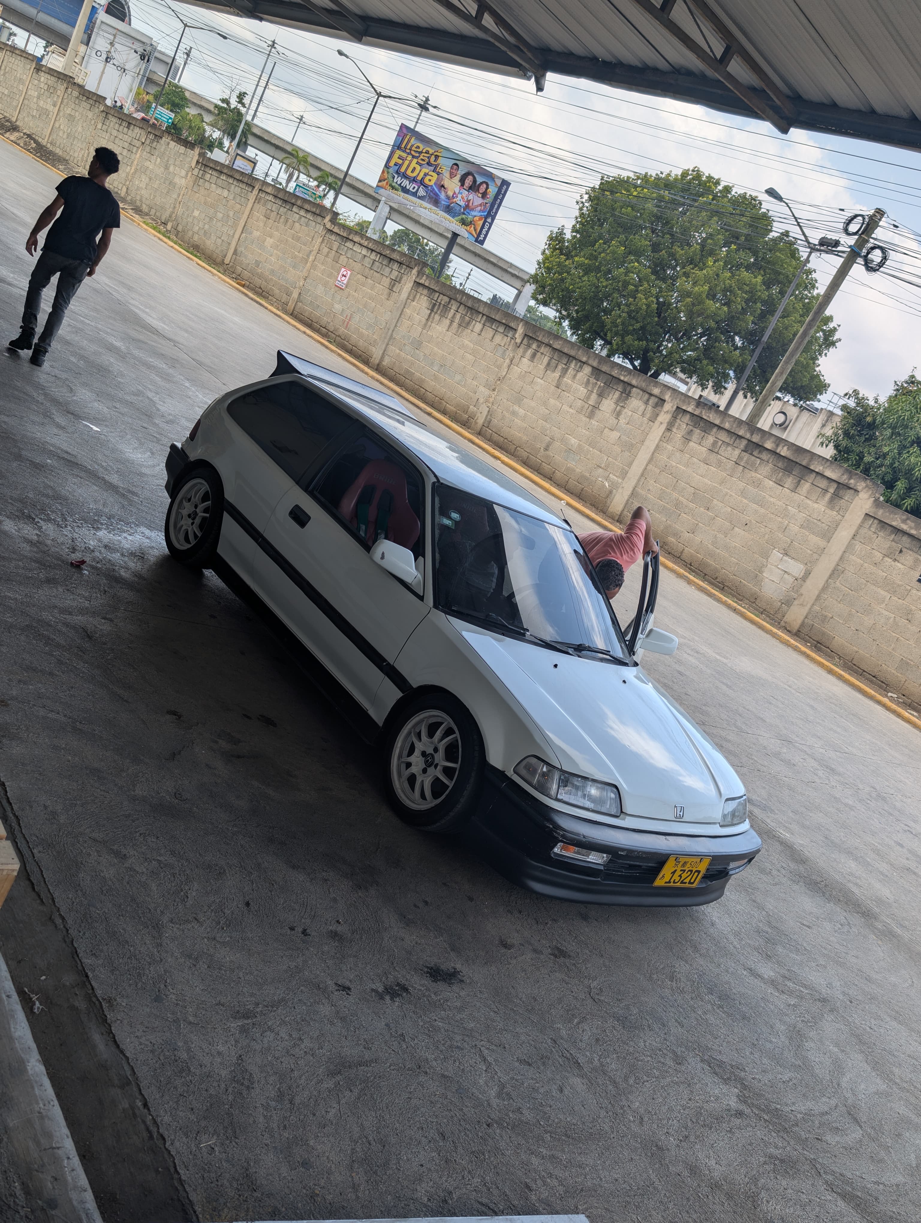 Autos - Honda civic 90 hatchback 
195 neg.
849