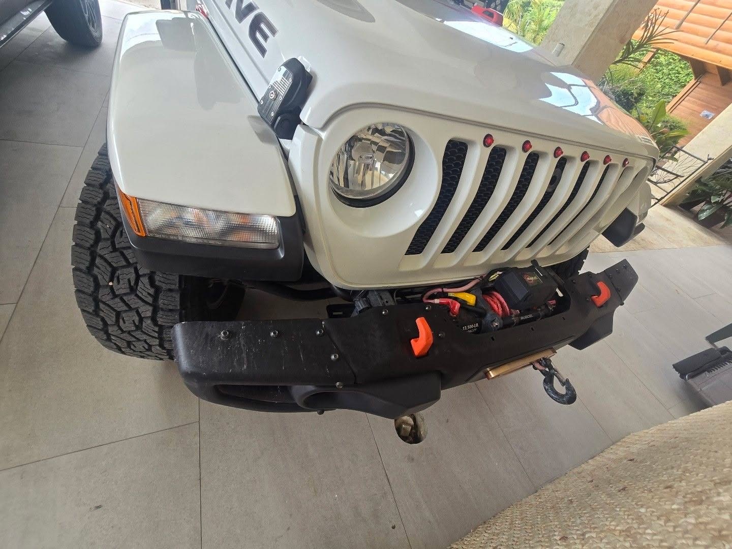 Autos - Jee Wrangler Gladiador Sport 2021
Muy b