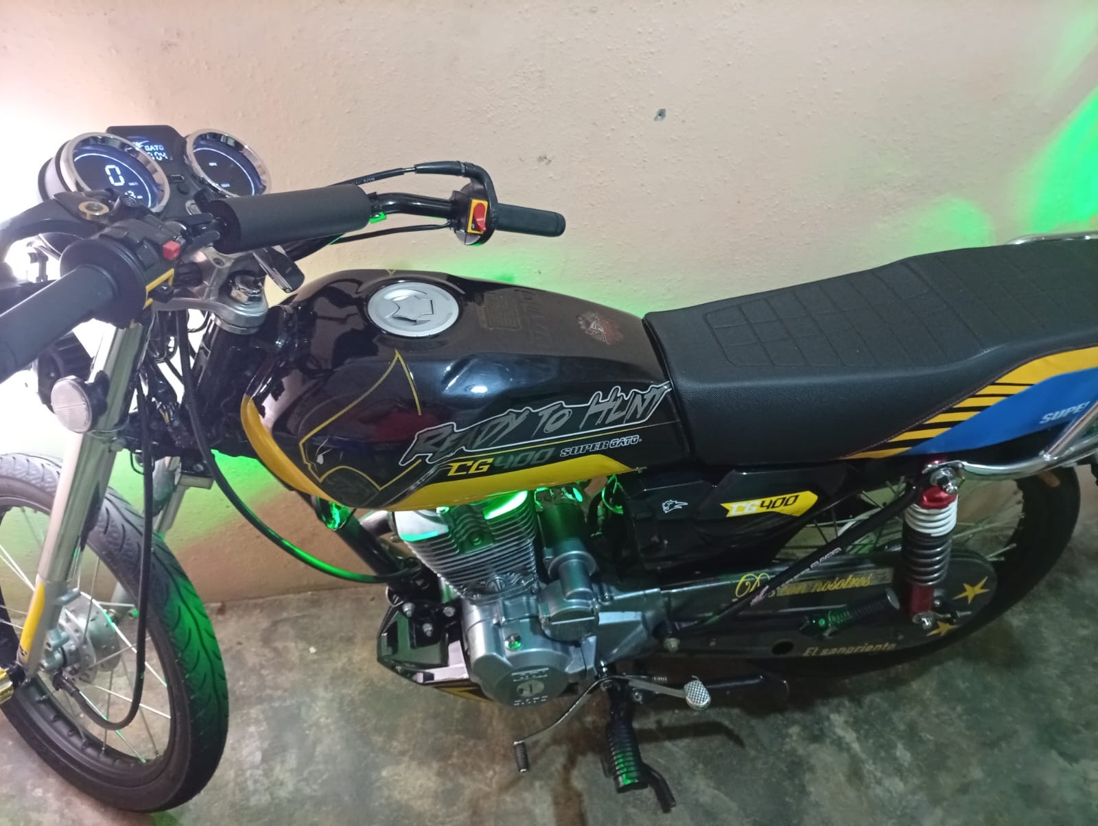 Autos - Marca : super gato 400cc
Precio : 62 ne