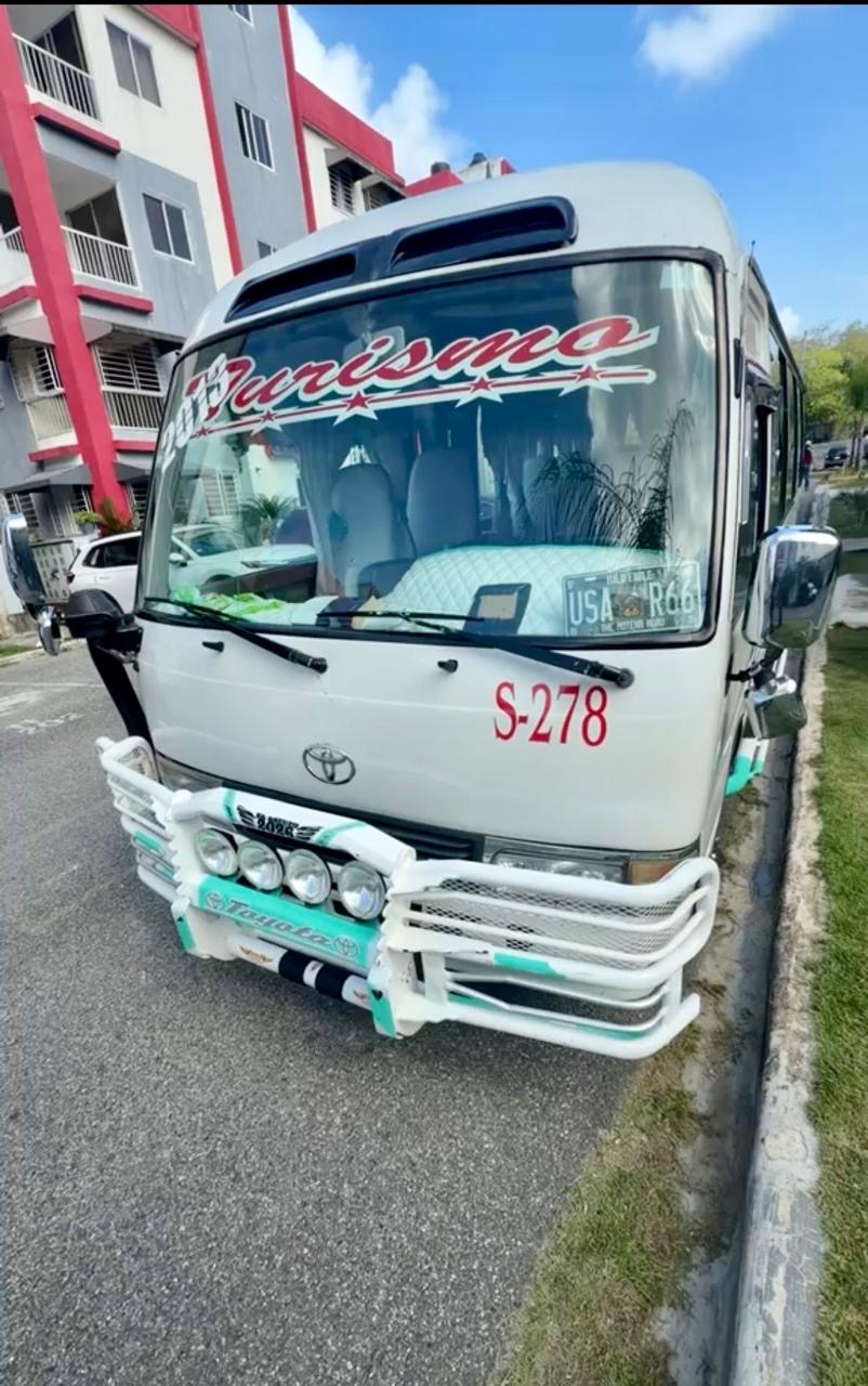Autos - Marca :Toyota coaster 2013 
Precio : 2,