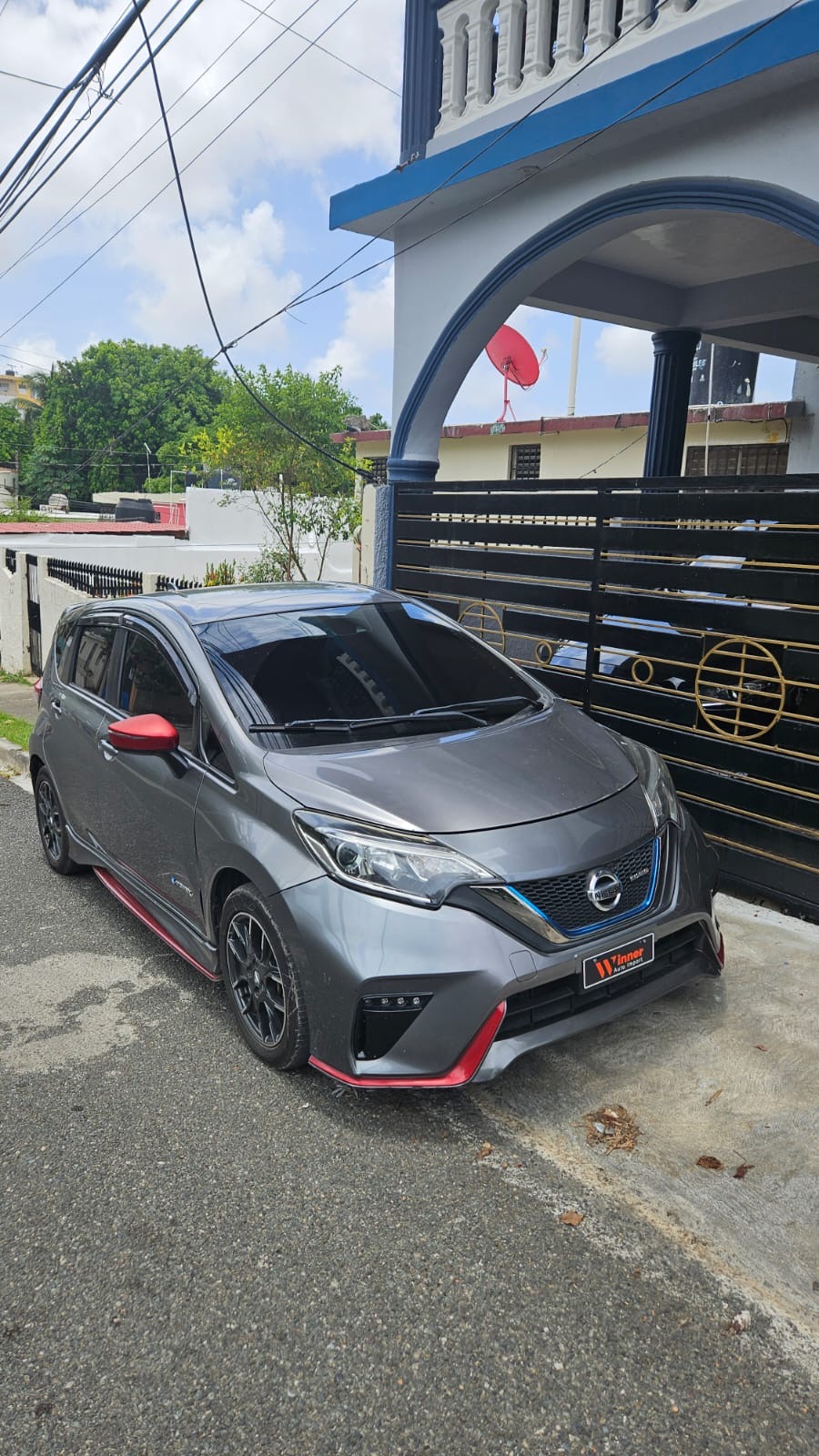 Autos - Nissan Note e-Power Nismo 2017
550 mil