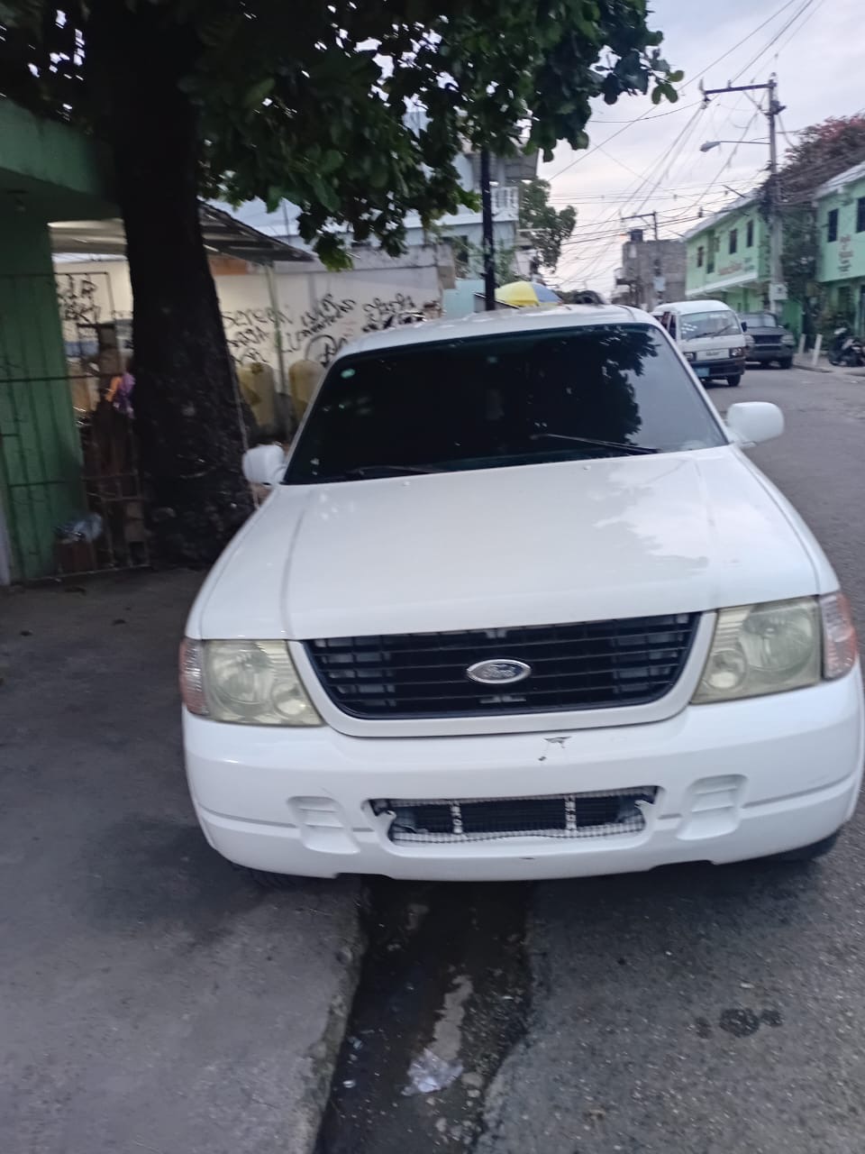 Autos - Ford  explorer 2.003
255.000
849 460 2