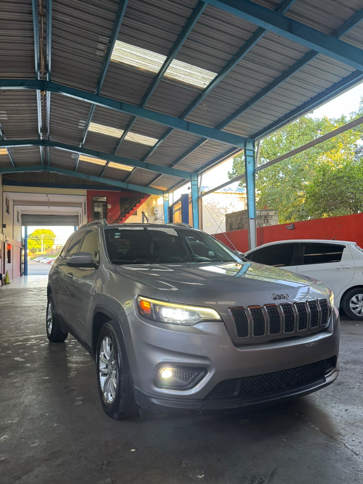 Autos - Jeep Cherokee Latitude 2019 V6 4x2 (exce